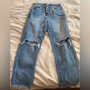 Abound high waisted jeans. Straight leg. Cute button detailing.